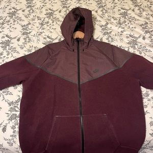 Nike Men’s XXL reflective fleece hoodie